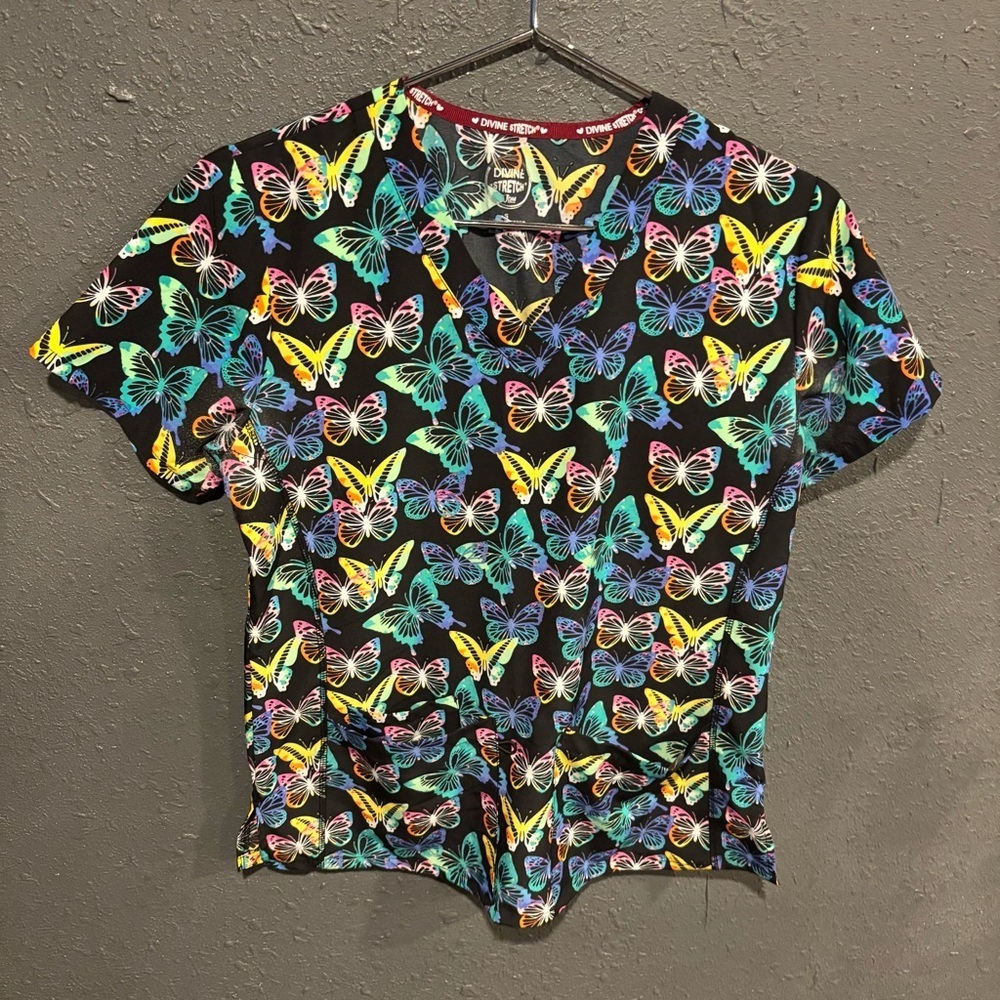 Women’s Divine Stretch Colorful Butterfly Print Scrub Top